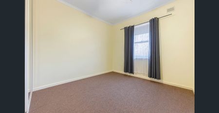 Perfectly Positioned Near Transport, Shops & Schools - Photo 2