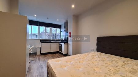 Studio to rent - Photo 2