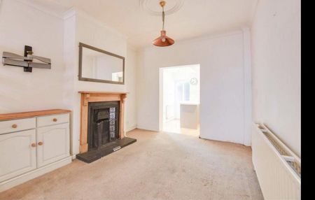 3 bedroom terraced house to rent - Photo 3