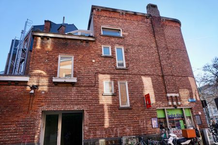 Ruim 2 slaapkamer appartement met dakterras (4m2) in het centrum van Leuven. - Photo 2