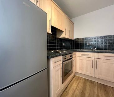 2 bedroom maisonette to rent - Photo 2