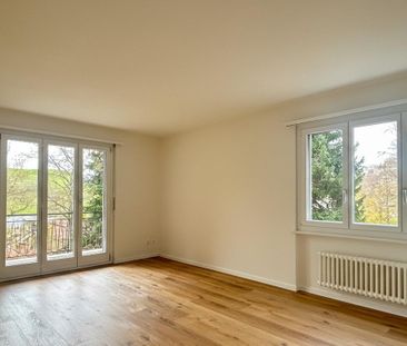 Superbe appartement 2.5 pièces entièrement rénové avec balcon - Photo 2