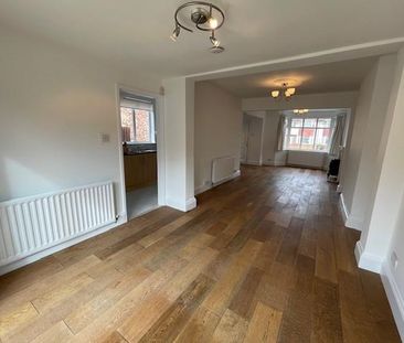 3 bedroom semi-detached house to rent - Photo 2