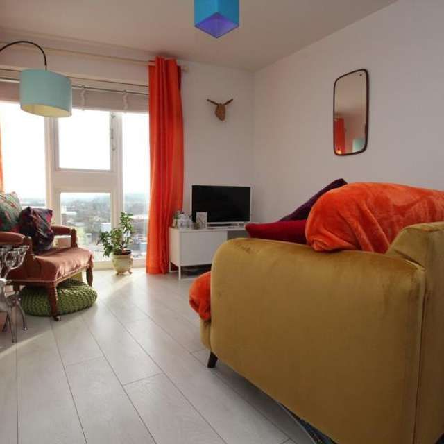 2 bedroom flat to rent - Photo 1