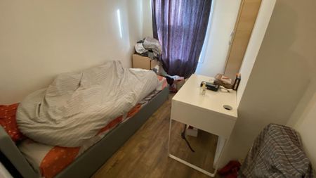 4 bedroom semi-detached house to rent - Photo 5