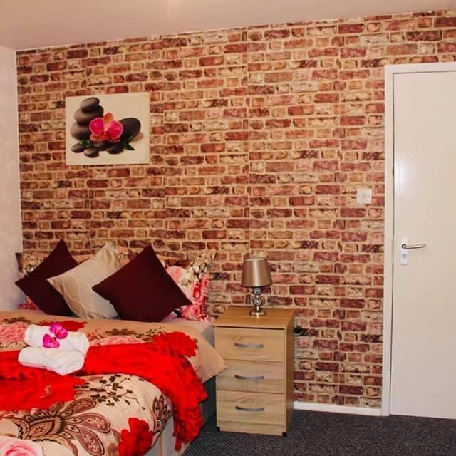 1 bedroom in a house share to rent - Photo 1