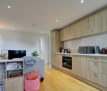 1 bedroom flat to rent - Photo 2