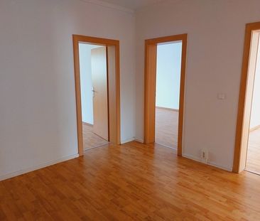 Dachgeschoss - 3 Räume - Balkon - EBK - Tageslichtbad - ab März 26 - Photo 2