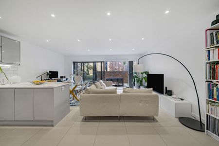 3 Bedroom - Photo 3