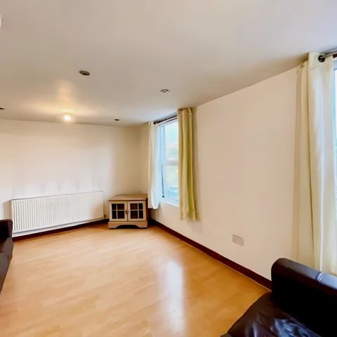 3 Bed 3 Bath - Photo 1