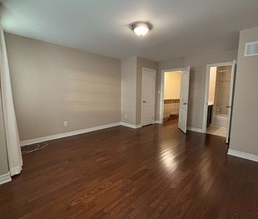 For Lease - 23A Yarrow Road, Toronto, Ontario - Photo 6
