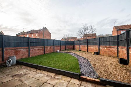 3 bedroom end of terrace house to rent - Photo 5