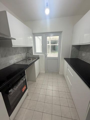 3 bedroom terraced house to rent - Photo 2