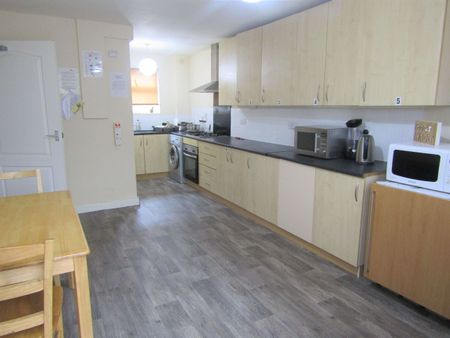 A Cosy Houseshare share for Rent in Peterborough - Photo 4