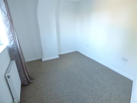 2 bedroom end of terrace house to rent - Photo 3