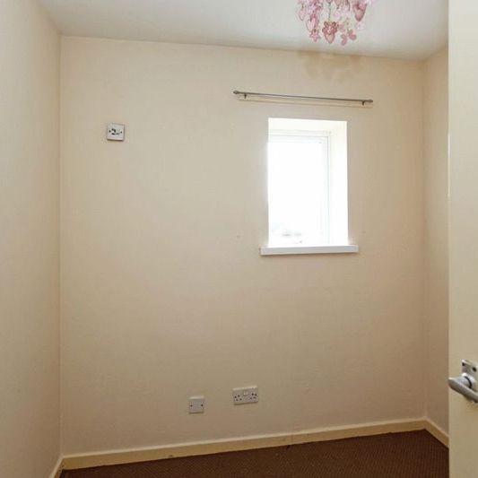 Prince Edward Crescent, Malinslee, Telford - Photo 1