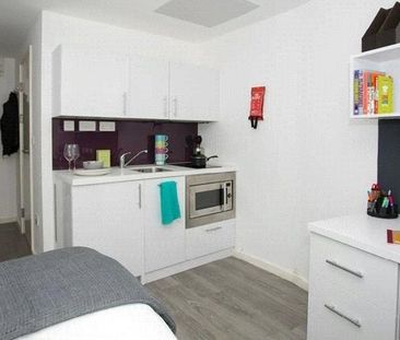 Studio to rent - Photo 6