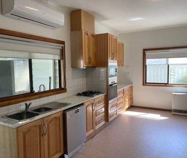 Charming Renovated Home in Prime Location! - Photo 4