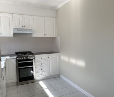 2/8 Medhurst Street, Burwood East VIC 3151 - Apartment For Rent | D... - Photo 2