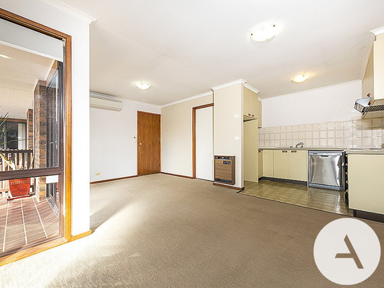 27 Rowe Pl, Phillip ACT 2606 - Townhouse For Rent | Domain - Photo 1