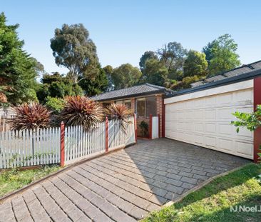 11 Landscape Drive, MOOROOLBARK - Photo 5
