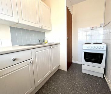 Studio To Let - Photo 5