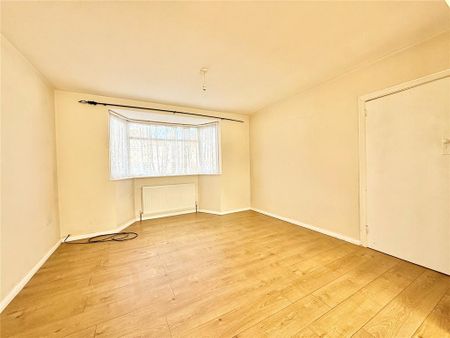 3 bedroom end of terrace house to rent - Photo 4