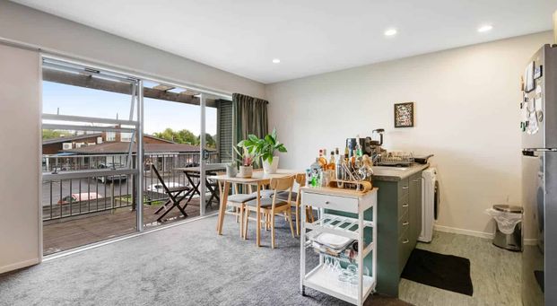 Modern Living in the Heart of Albany – Utilities Included - Photo 1