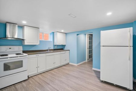 For Lease - 31 Rossford Road Unit# Basement, Toronto, Ontario - Photo 2