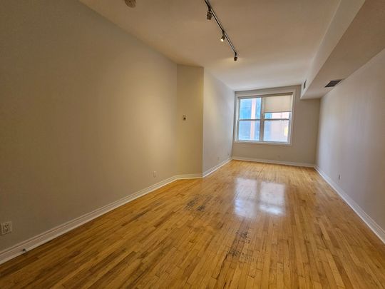 For Lease - 524 Yonge Street Unit# 204, Toronto, Ontario - Photo 1