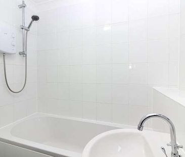 Walnut Tree - Bedroom Ground Floor Maisonette, MK7 - Photo 5