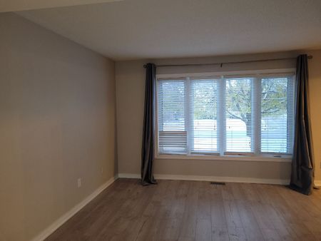 For Lease - 20 Brown Street, Barrie, Ontario - Photo 5