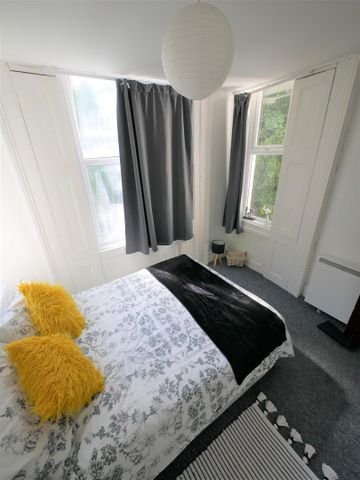 The Mount, Bournemouth, BH! - Photo 3