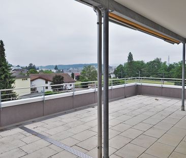 4.5 Zimmer Attika-Wohnung mit weiter Aussicht - Photo 5