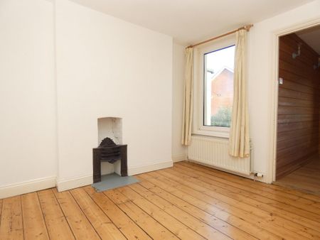 2 bedroom terraced house to rent - Photo 2