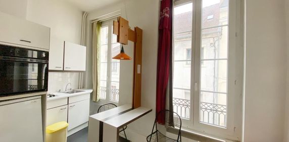 STUDIO MEUBLÉ COEUR DE VILLE - Photo 2