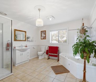 Light-Filled Home in the Heart of Lewisham - Photo 4