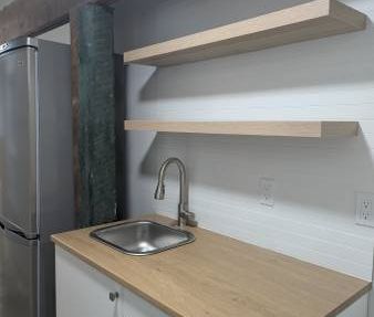 Exposed Beam Studio - Brand New - Vancouver East - Avail Now or Jan 1 - Photo 4