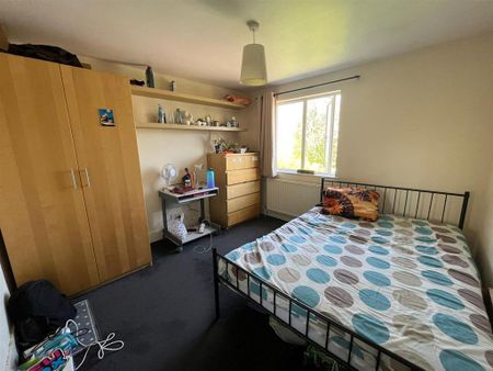 4 bedroom terraced house to rent - Photo 2