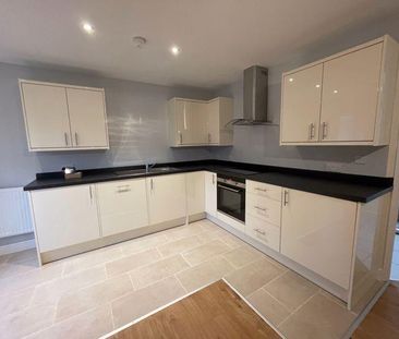 2 bedroom end of terrace house to rent - Photo 4