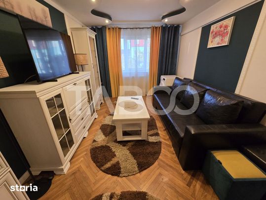 Apartament decomandat 3 camere balcon pivnita lift Vasile Aaron Sibiu - Fotografie 1