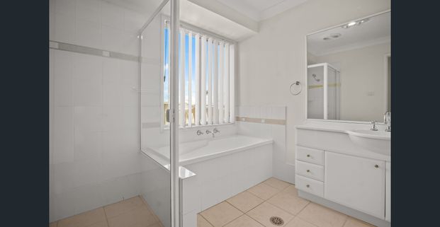 The Ultimate Spacious, Family Home - Photo 1