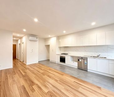 Secluded Family Townhouse | Exclusive Access & Flexible Parking - Photo 6