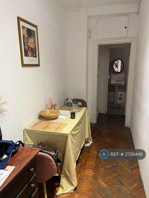 1 bedroom in a flat share to rent - Photo 1