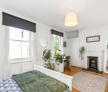 5 bedroom end of terrace house to rent - Photo 2