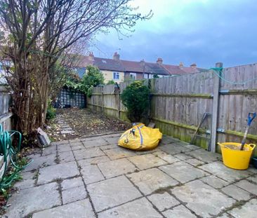 3 bedroom terraced house to rent - Photo 4