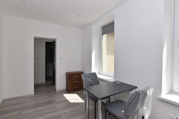 Nowa kawalerka w sercu Katowic – pachnie świeżością! - Фото 1