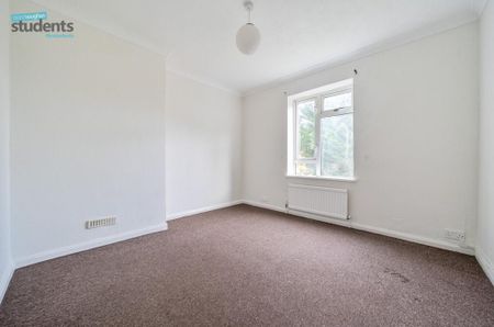 4 bedroom detached house to rent - Photo 2