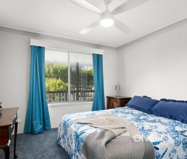 COMFORTABLE THREE-BEDROOM HOME WITH MODERN FEATURES - Photo 5