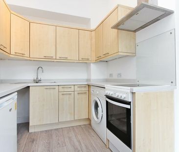 Studio Flat, Kersfield House, SW15 - Photo 3